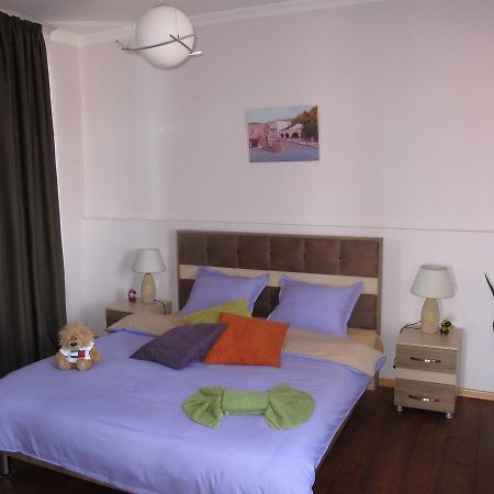Guesthouse Honeymoon ซิคนาคี ภายนอก รูปภาพ