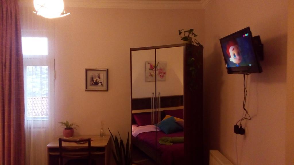 Guesthouse Honeymoon ซิคนาคี ภายนอก รูปภาพ
