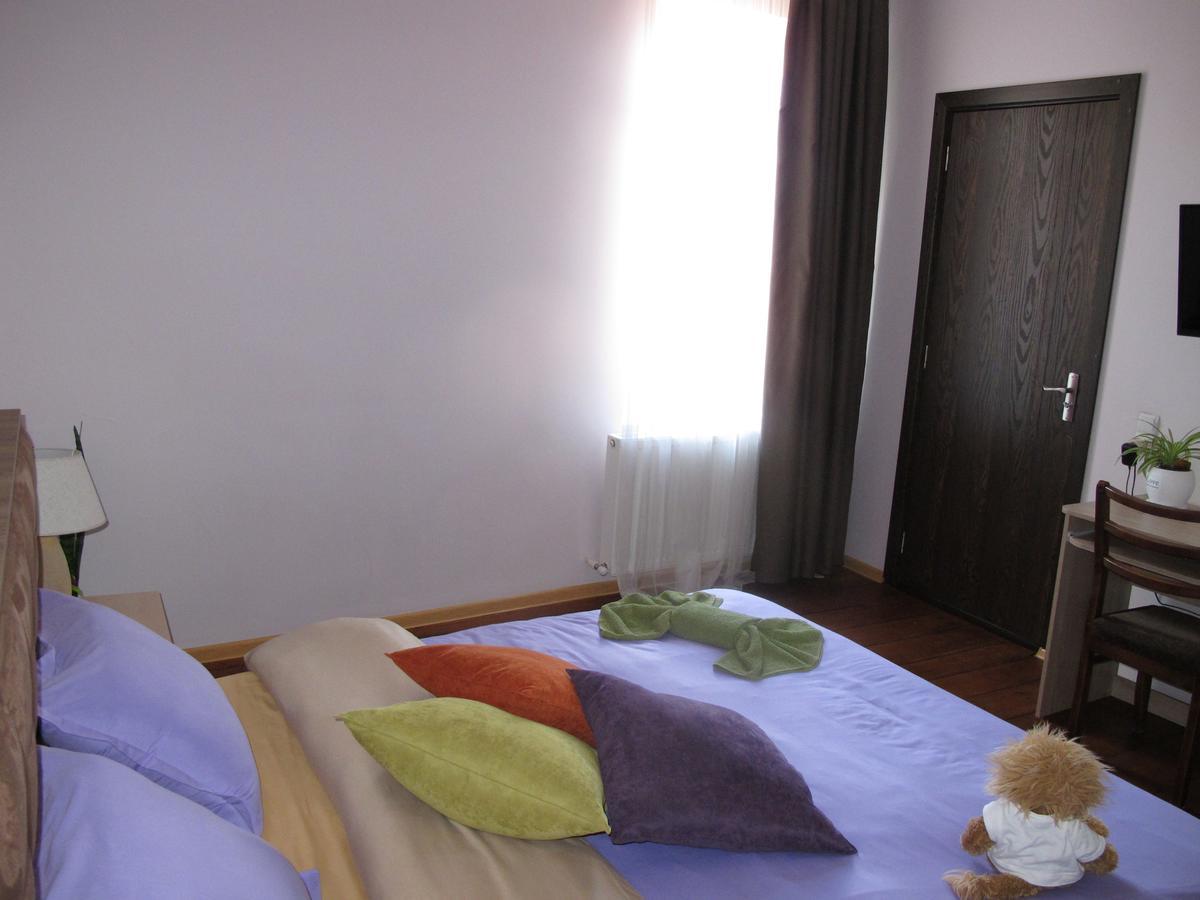 Guesthouse Honeymoon ซิคนาคี ภายนอก รูปภาพ
